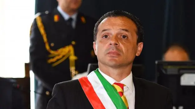 Green pass su Stretto, sindaco dorme ancora su molo.