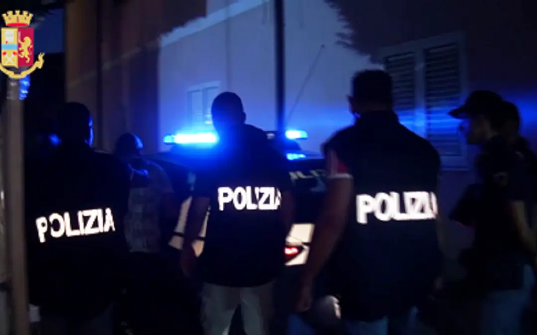 Droga: arresti a Crotone, smantellata fitta rete di spaccio