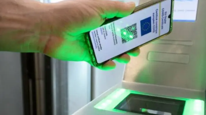 Covid: Draghi firma il nuovo Dpcm, ecco attività esentate dal green pass