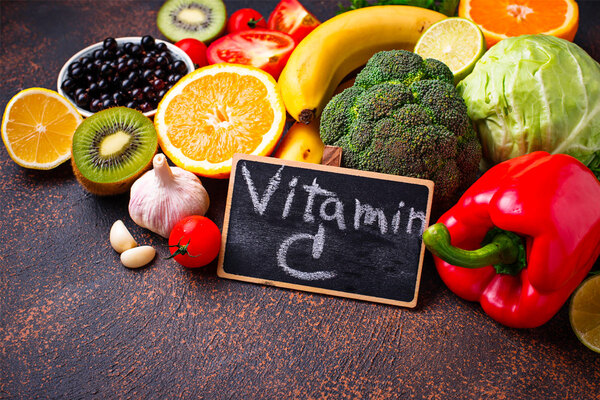 Salute: funzioni e fabbisogno di Vitamina C