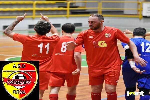 Calcio a 5 | Catanzaro Futsal: Il derby con la Pirossigeno Cosenza deciso di nuovo nel finale