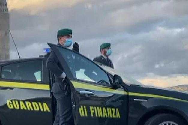 'Ndrangheta: operazione Gdf, decine estorsioni villaggi e usura
