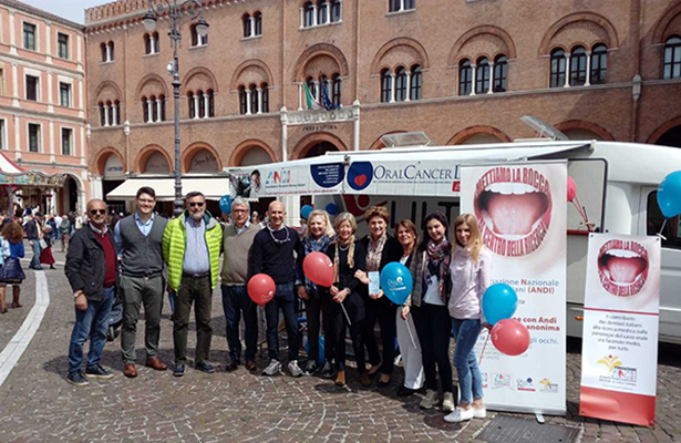 Dentisti ANDI in piazza contro il tumore del cavo orale