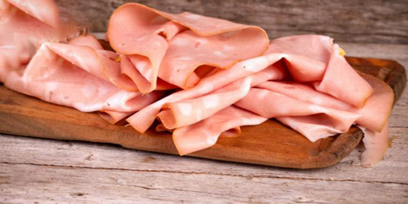 Mortadella Bologna ritirata dai supermercati per rischio Listeria. I dettagli