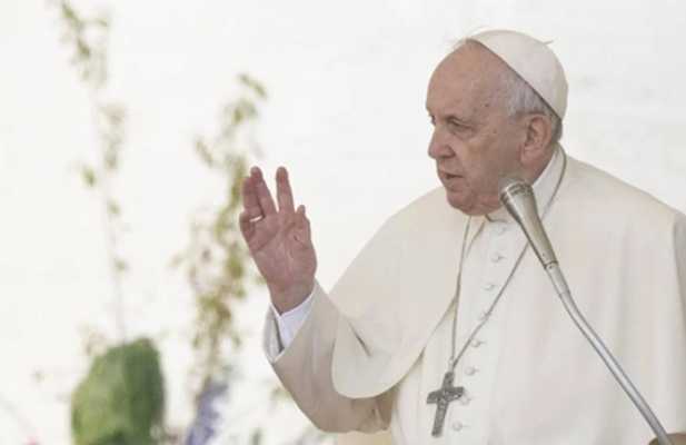 Papa Francesco :10 nuovi santi, ispirino ai politici soluzioni pace. Video