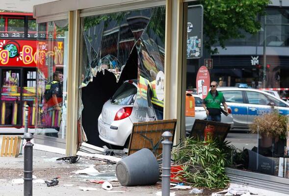 Berlino: Auto sulla folla, morti e feriti, arrestato un uomo