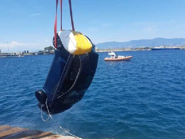 Auto in mare nel porto di Reggio Calabria, salvo 62enne