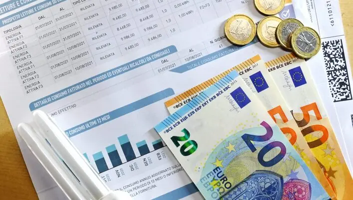Stangata su commercio e turismo, bolletta luce-gas sale a 27 miliardi