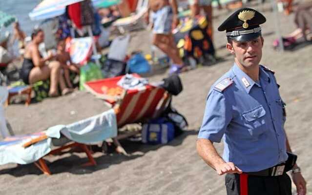 Latitante arrestato dai carabinieri travestiti da bagnanti