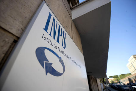 Inps, bonus 200 euro a ottobre per disoccupati e stagionali