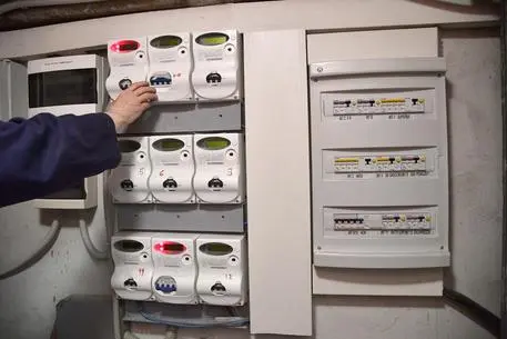 Bollette: Rincari in vigore dal primo luglio prossimo +17% luce e +27% gas