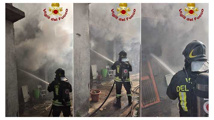 Incendio minaccia azienda e case a Cutro. Importate intervento dei Vvf