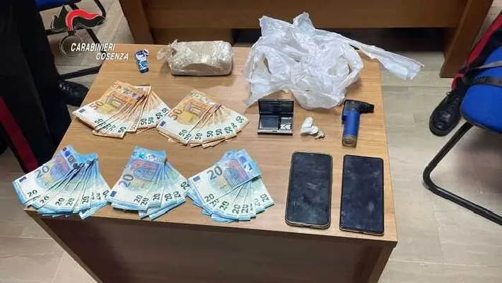 SGF. Droga: 450 grammi di eroina in auto, arrestata coppia.