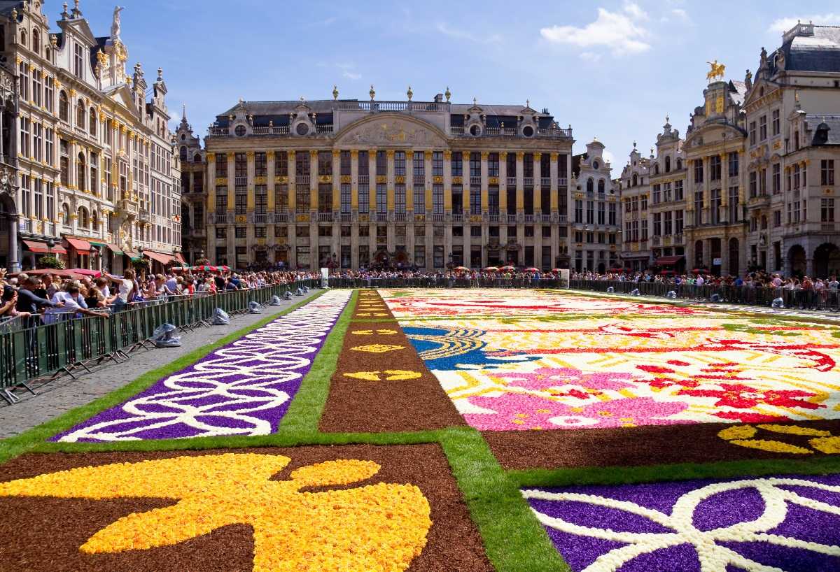 Torna il Tapis de Fleurs: Bruxelles si tinge di mille colori