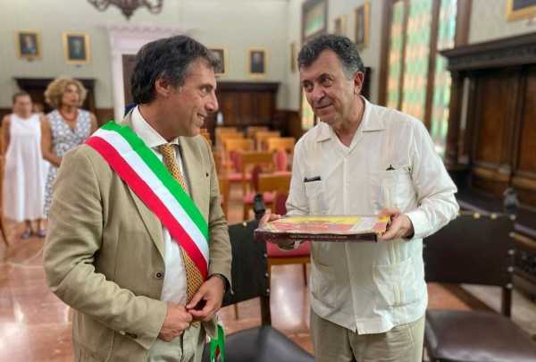 Catanzaro. L''ambasciatore del Messico in Italia in visita a Palazzo dei Nobili