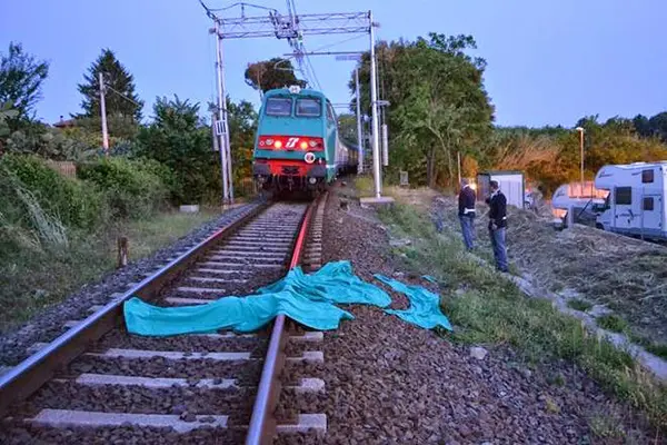 Omicidio, Suicidio o incidente? Investito e ucciso da un treno in Calabria, i dettagli