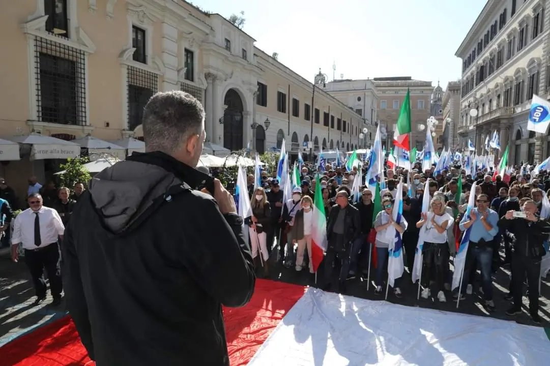 Sanità, Giuliano (UGL): “Il via libera al rinnovo ccnl pubblico non è sufficiente, ora si guardi al futuro”