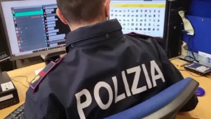 Compie abusi su figlia di 2 anni e li filma per i pedofili. 33enne romano arrestato