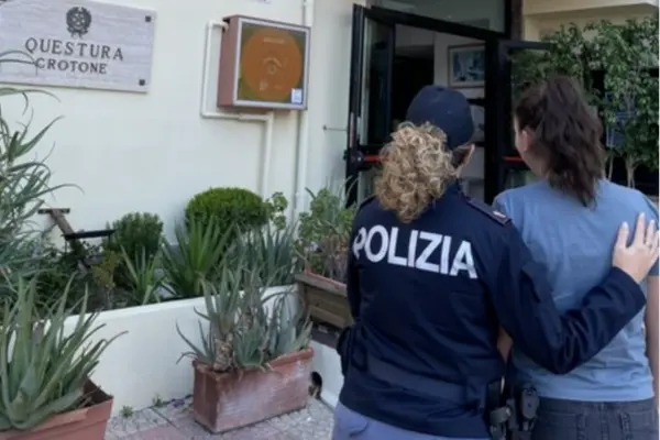 Crotone. Aggredisce la moglie e la ferisce, ammonito da Questore