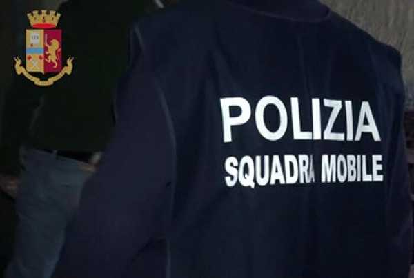 Furti e spaccate a Catanzaro, polizia arresta tre persone I dettagli