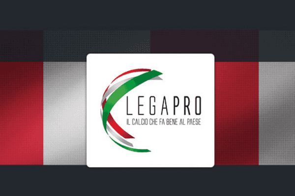 Lega Pro. Crotone stangato: 5mila euro di ammenda, gara a porte chiuse e 3 giornate a Lerda