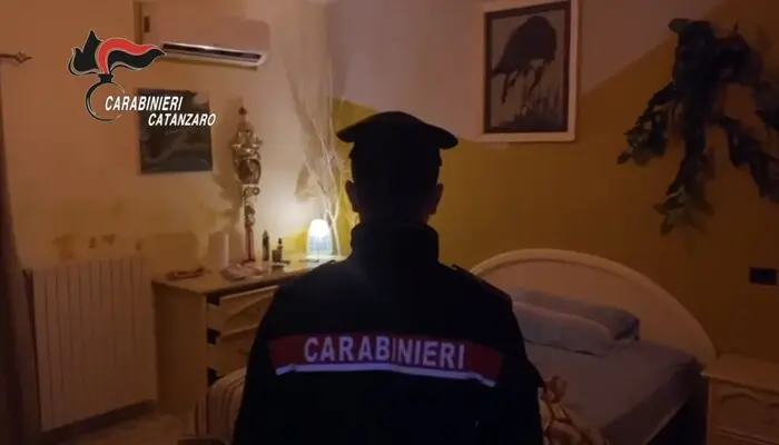 Prostituzione: giro di squillo nel catanzarese, tre arresti, i dettagli