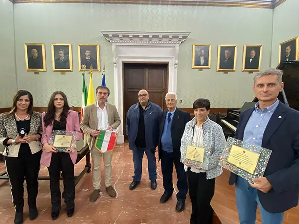 Mondiali di tiro a palla: sindaco, vicesindaco e assessore allo sport omaggiano tre atleti catanzaresi