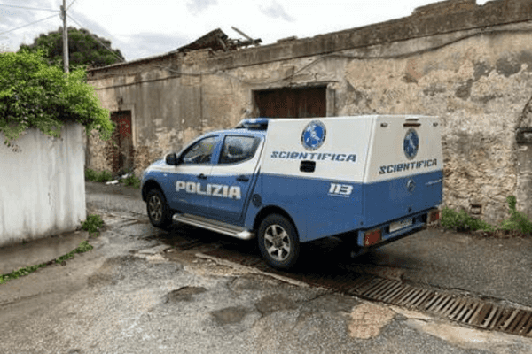 Calabria, agguato ucciso un 42enne. Uomo raggiunto da colpi di pistola mentre era in auto