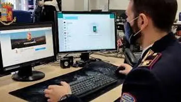 Assurdo, Youtuber '9 modi per suicidarsi', denunciato dalla Polizia "Ha istigato una 14enne al suicidio"