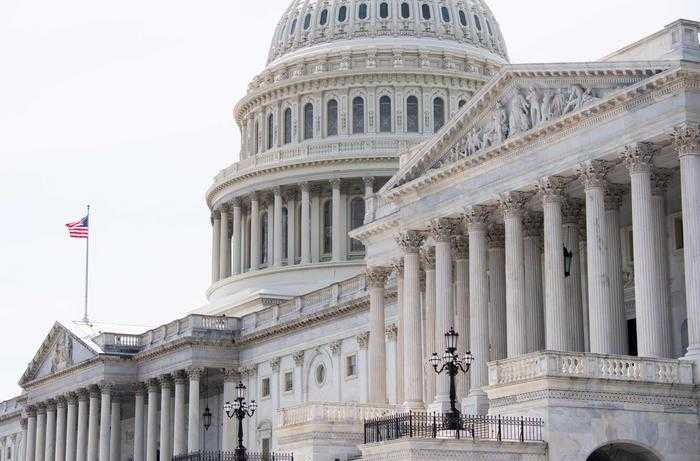 Il Senato Usa approva una legge per tutelare le nozze gay
