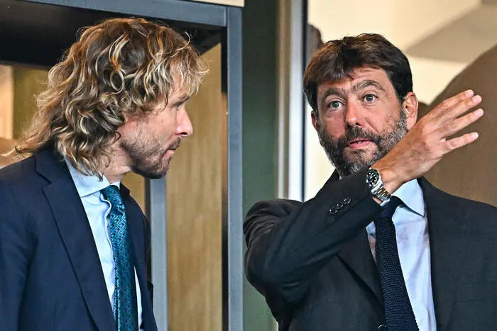 Calcio: la Juve ad Agnelli, buon compleanno presidente