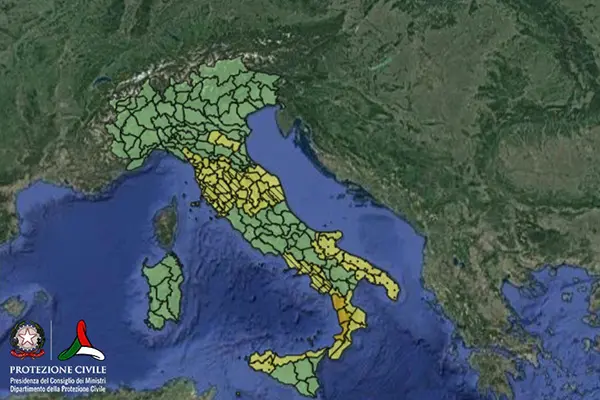 Allerta meteo Protezione Civile, temporali, venti di burrasca e neve in collina da "lunedì arriva la sciabolata di Gelo"