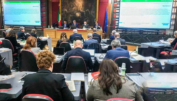 Governo. Manovra: nuovo taglio al reddito, il Pos scende a 30 euro, il superbonus cambia ancora