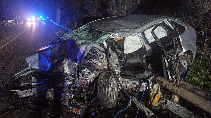 Incidenti stradali mortali. SS16 scontro auto, morto un 18enne e un 32enne 4 feriti di cui due gravissimi, i dettagli