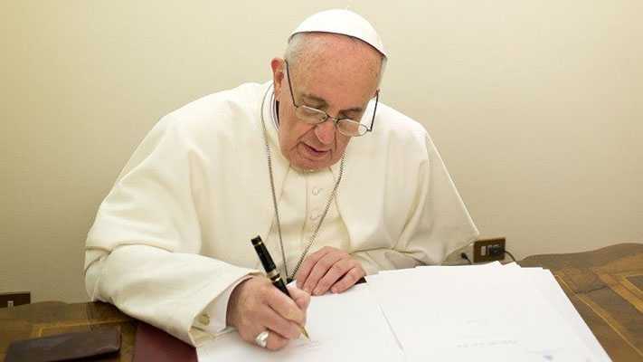 Chiesa Vaticano. Papa Francesco: "Ho già firmato dimissioni in caso di impedimento medico"