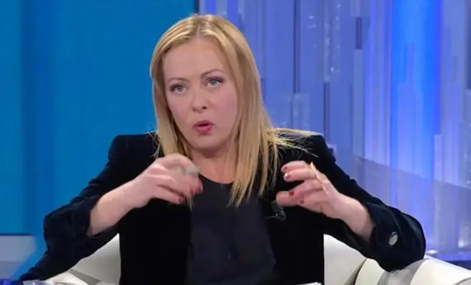 Premier Giorgia Meloni difende la manovra e dice no al Mes: "Firmo col mio sangue" i dettagli