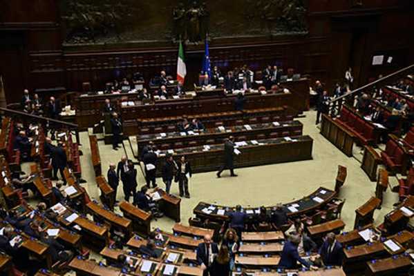 Governo. Manovra: Camera, via libera al testo, passa al Senato, i dettagli (Video)