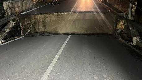 Tragedia sfiorata: cede ponte su strada provinciale nel Teramano