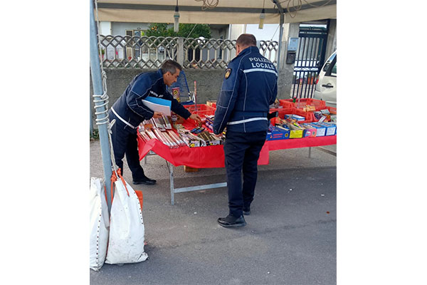 Catanzaro. Capodanno, controlli della Polizia locale sulla vendita di fuochi pirici, i dettagli