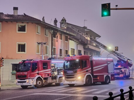 Tragedia in comunità per ragazzi, divampa rogo, bilancio un morto e due feriti, i dettagli