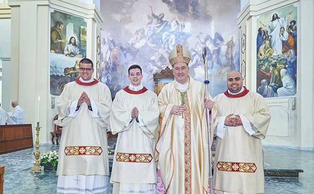 Ordinazione di tre nuovi sacerdoti per l'arcidiocesi di Catanzaro - Squillace