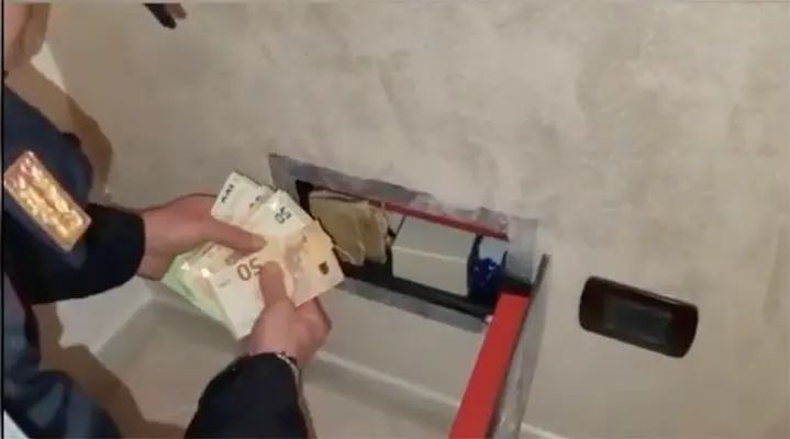 Irruzione notturna nella casa del boss della 'ndrangheta sequestri per 250 milioni di euro