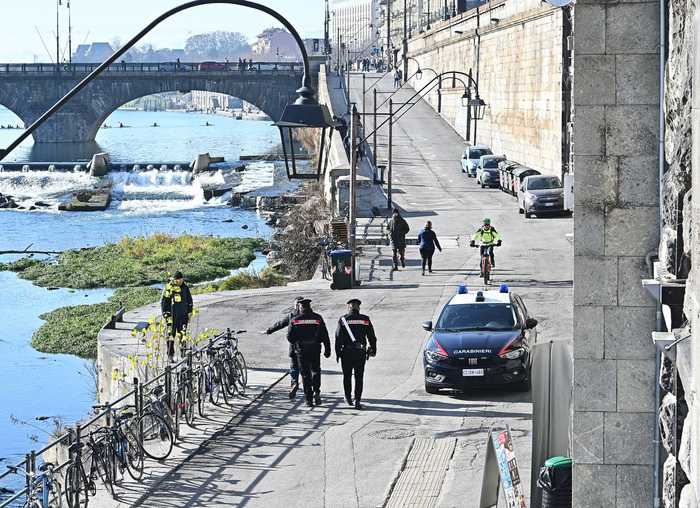 Colpito da lancio di bici, fermati cinque giovani a Torino accusati di tentato omicidio