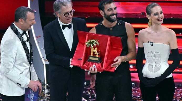 Sanremo 2023, vince Marco Mengoni. Pubblico in visibilio per i Depeche Mode