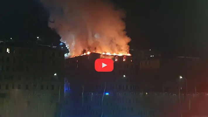 Panico e disperazione a Genova: devastante incendio divampa in un palazzo di 17 piani. Video