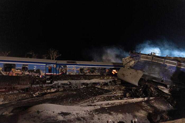 Tragedia in. Grecia: scontro tra due treni, almeno 32 morti e 85 feriti