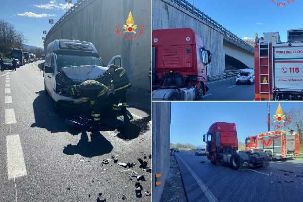 Grave incidente mortale sull'autostrada A2 del Mediterraneo intervento dei vf