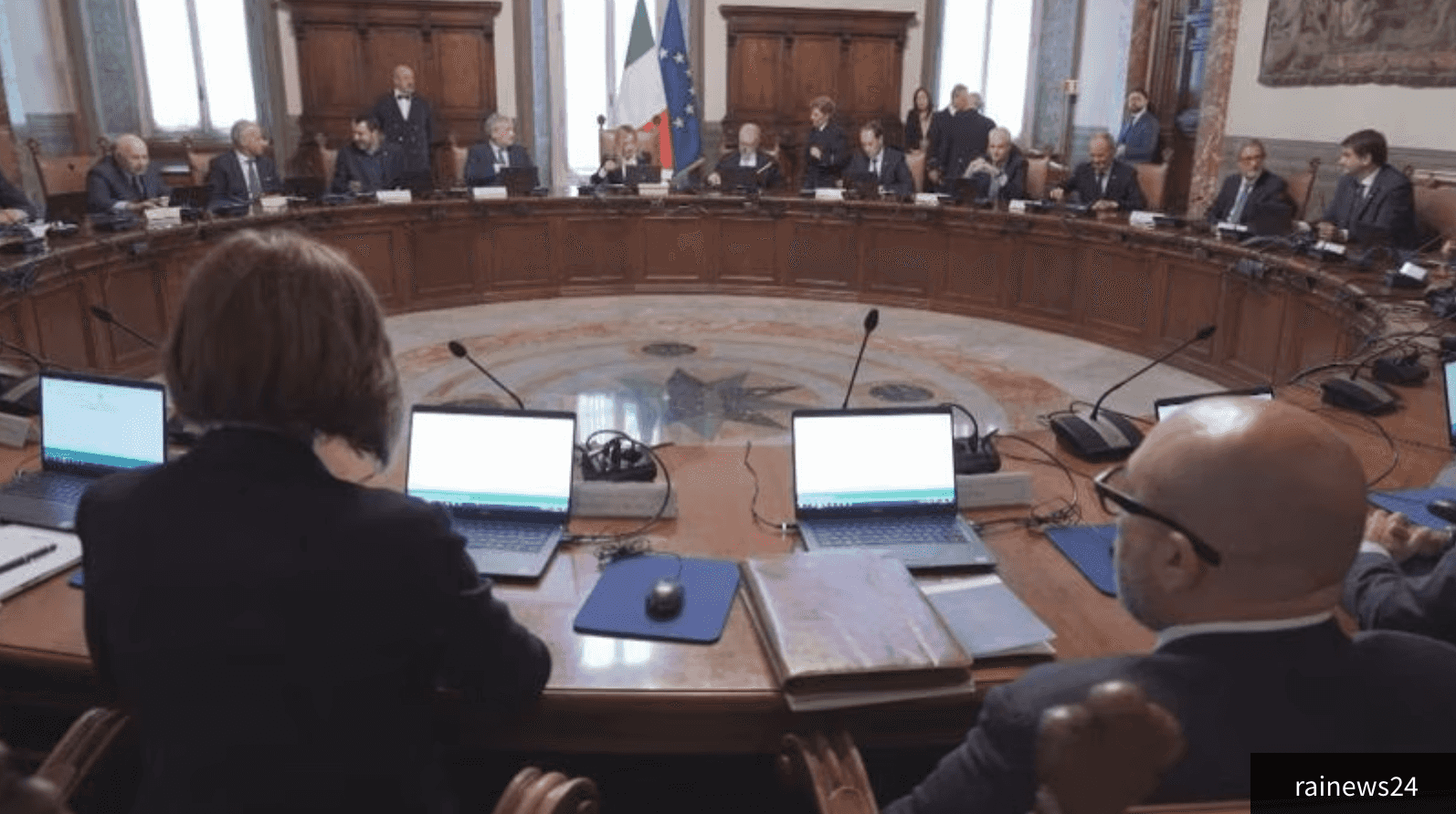 Riforma fiscale: approvato disegno di legge delega dal Consiglio dei ministri, Meloni parla di "svolta necessaria" anche il ponte sullo Stretto