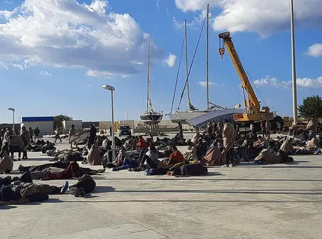 Sbarco autonomo di migranti a Roccella Ionica, arrivati in 650.