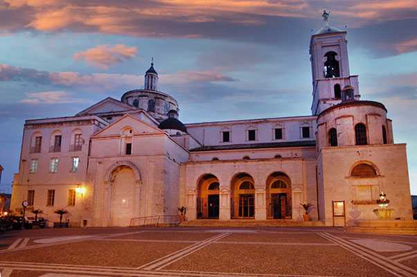 Nuovi fondi per la ristrutturazione della Cattedrale di Catanzaro: i ringraziamenti di S.E. Mons. Claudio Maniago